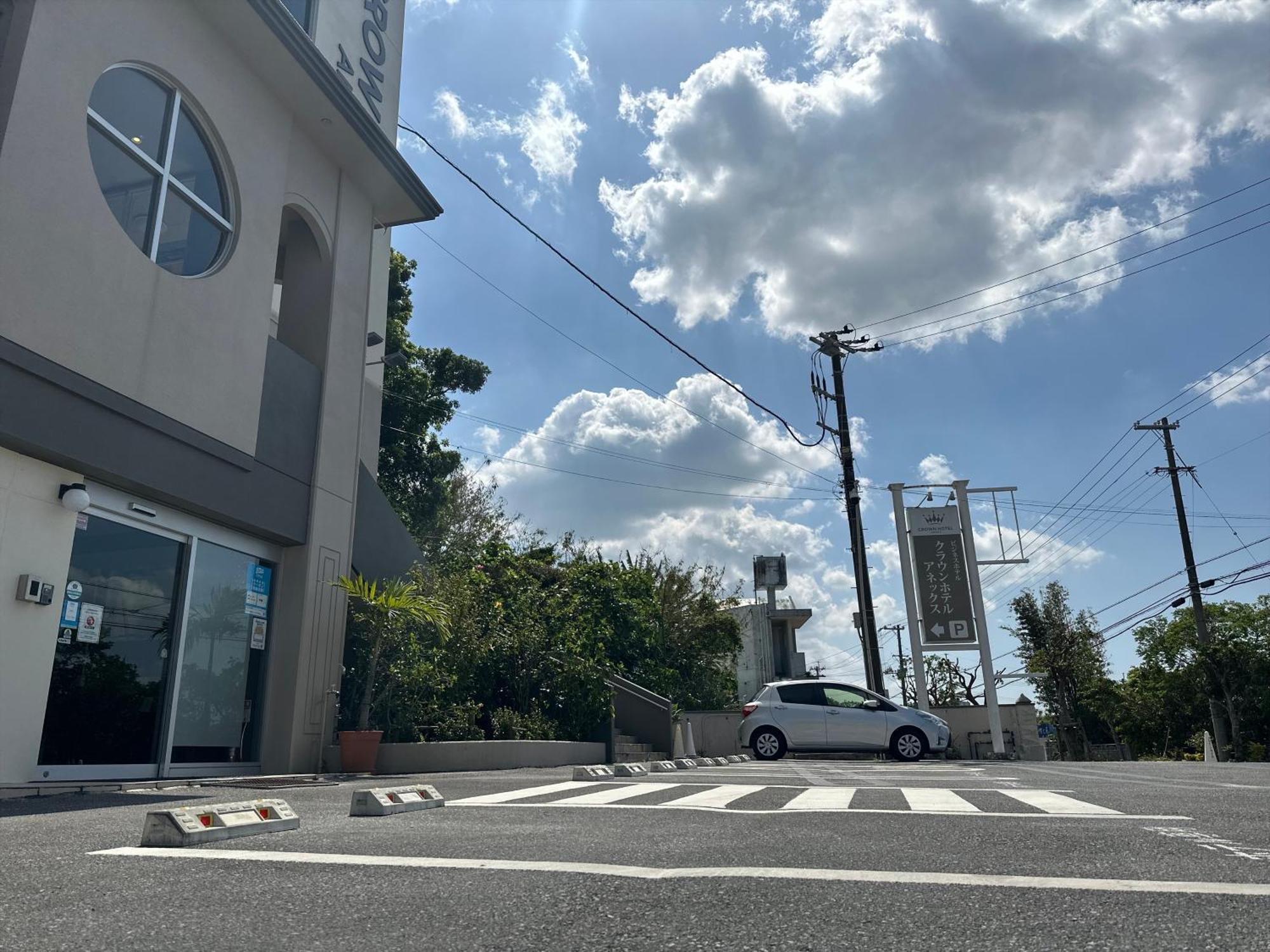 Crown Hotel Okinawa Annex Bagian luar foto