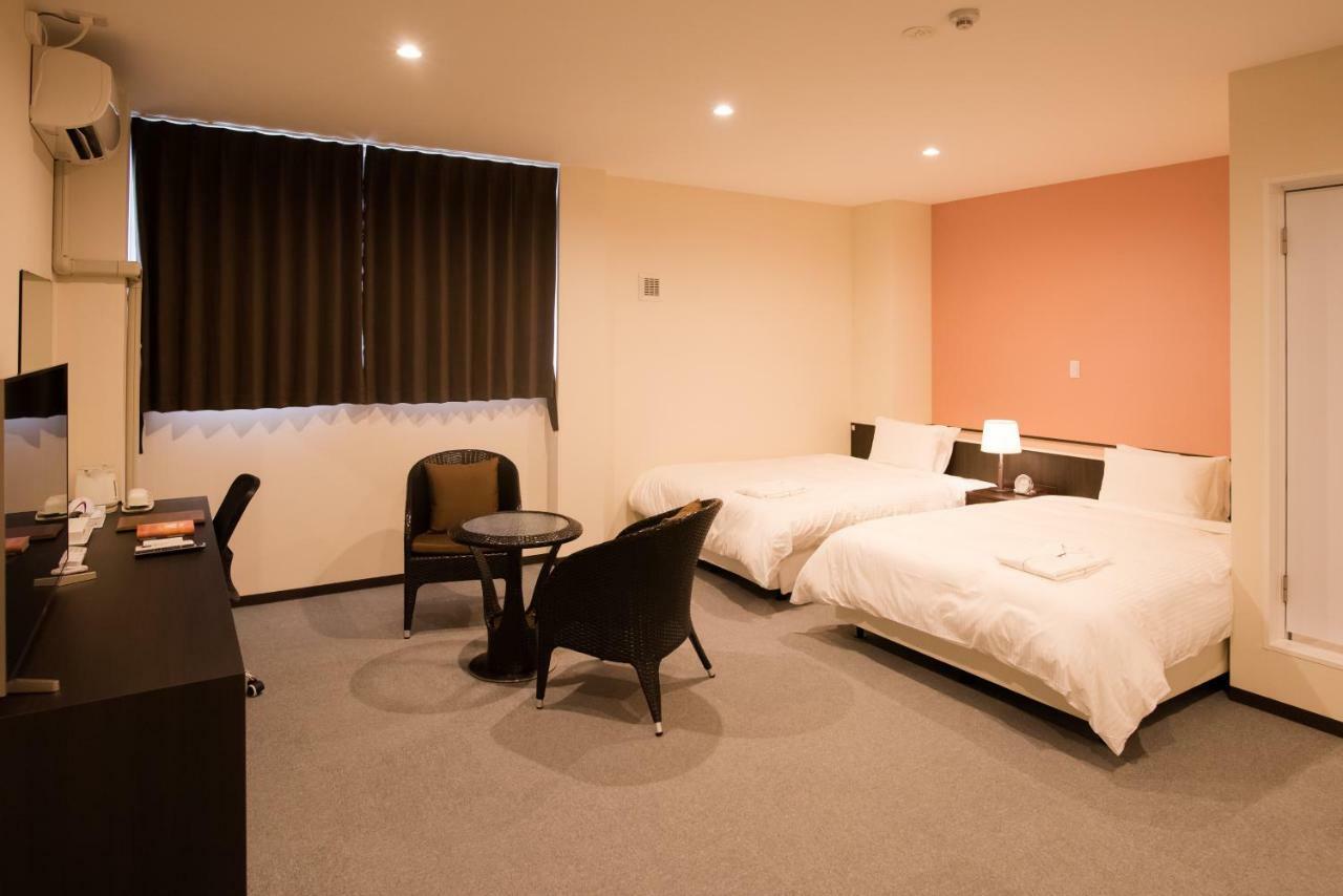 Crown Hotel Okinawa Annex Bagian luar foto