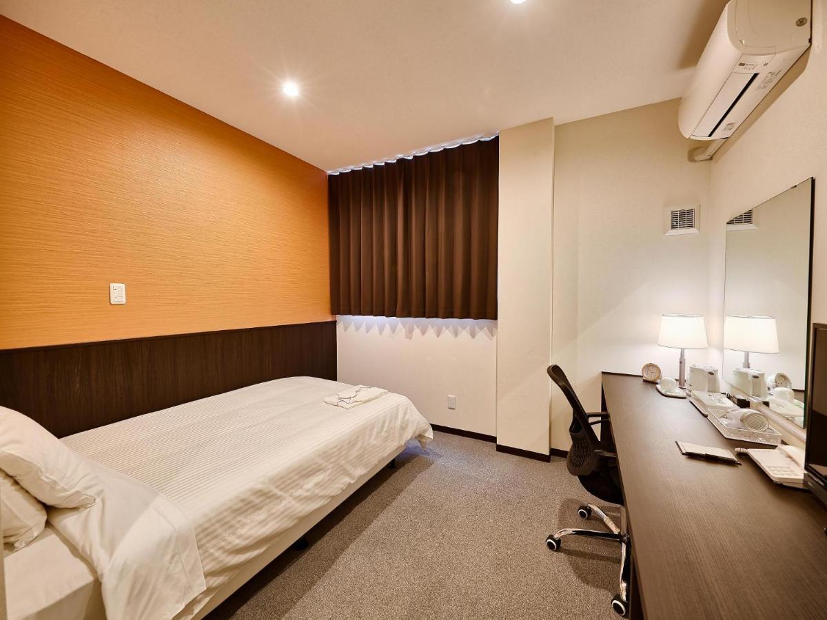 Crown Hotel Okinawa Annex Bagian luar foto