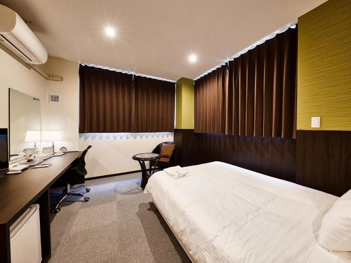Crown Hotel Okinawa Annex Bagian luar foto