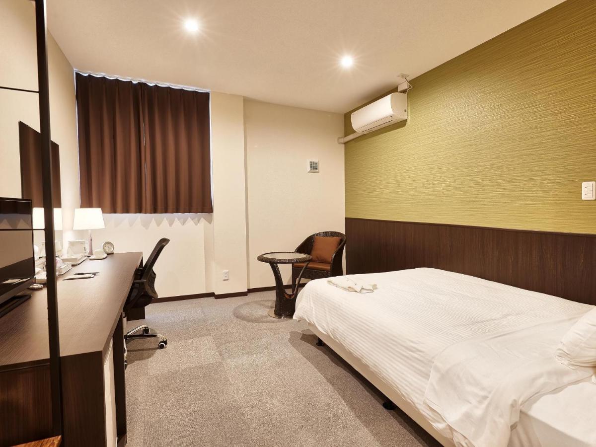Crown Hotel Okinawa Annex Bagian luar foto
