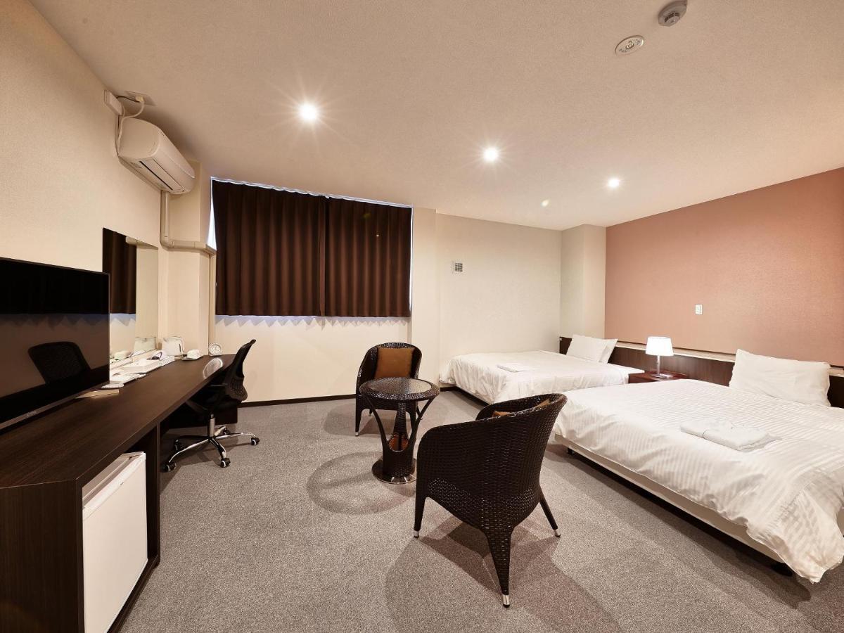Crown Hotel Okinawa Annex Bagian luar foto